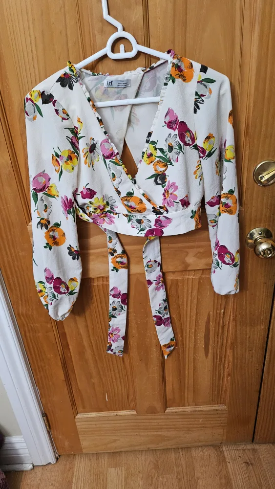 Floral Tie Back Crop Top thumbnail