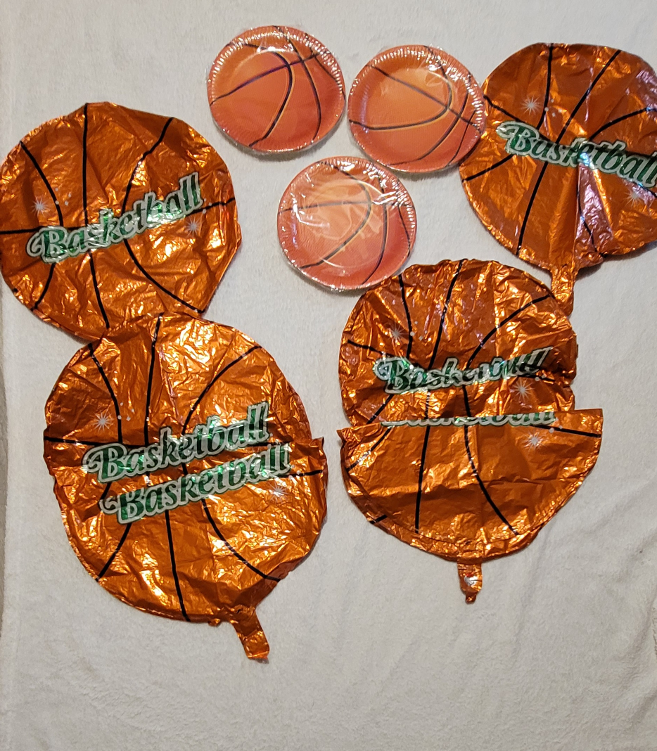 Basketball Balloons and Paper Plates