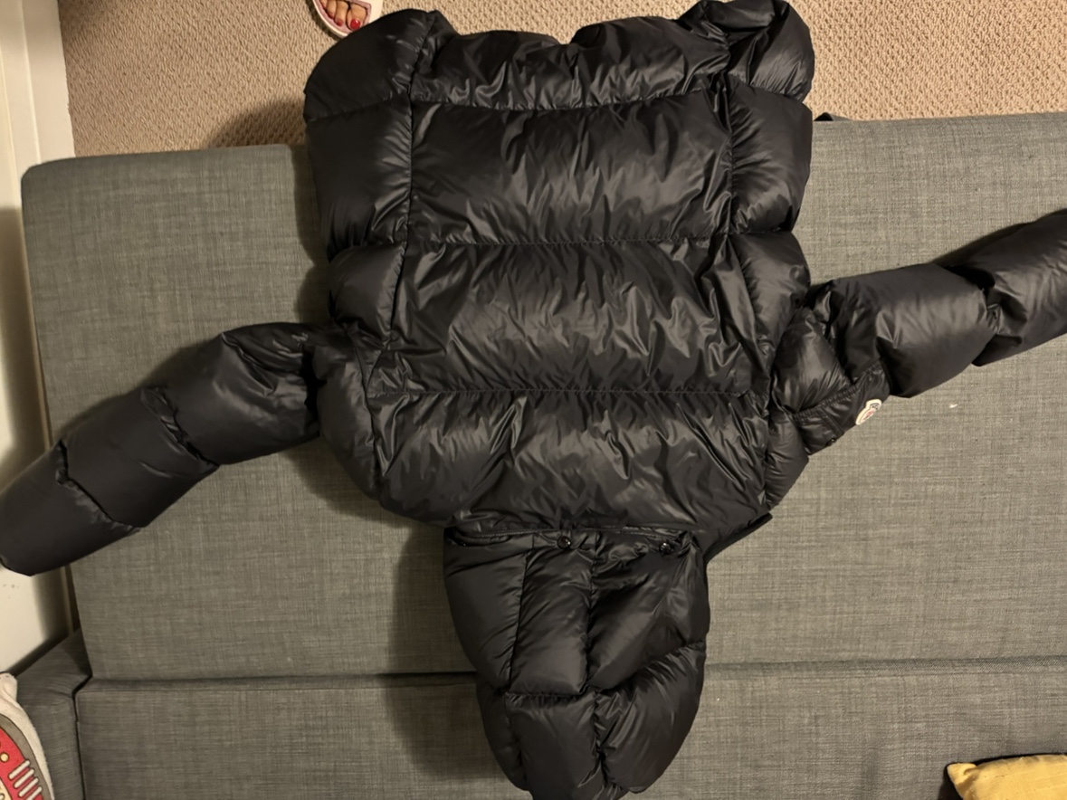 Moncler Black Puffer Jacket - photo 5