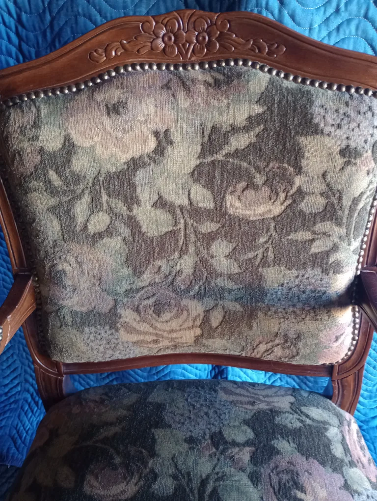 Vintage Armchair image indicator(6)