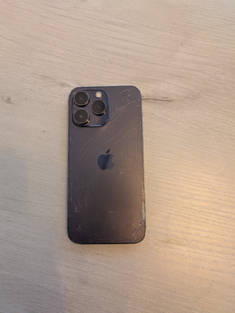 iPhone 14 Pro Max - photo 2