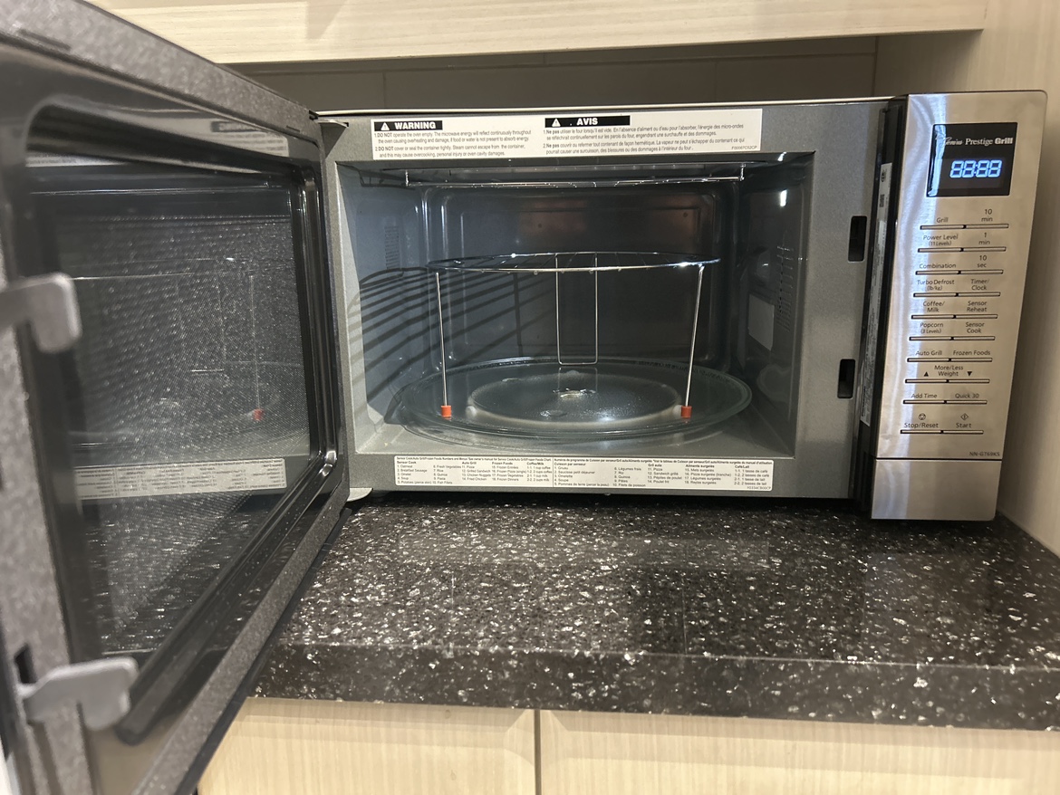 Microwave - - photo 2