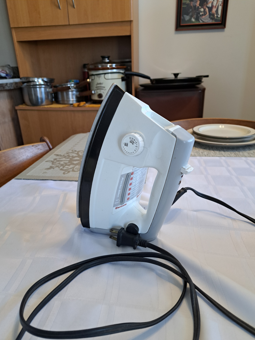 Proctor Silex Electronic Iron