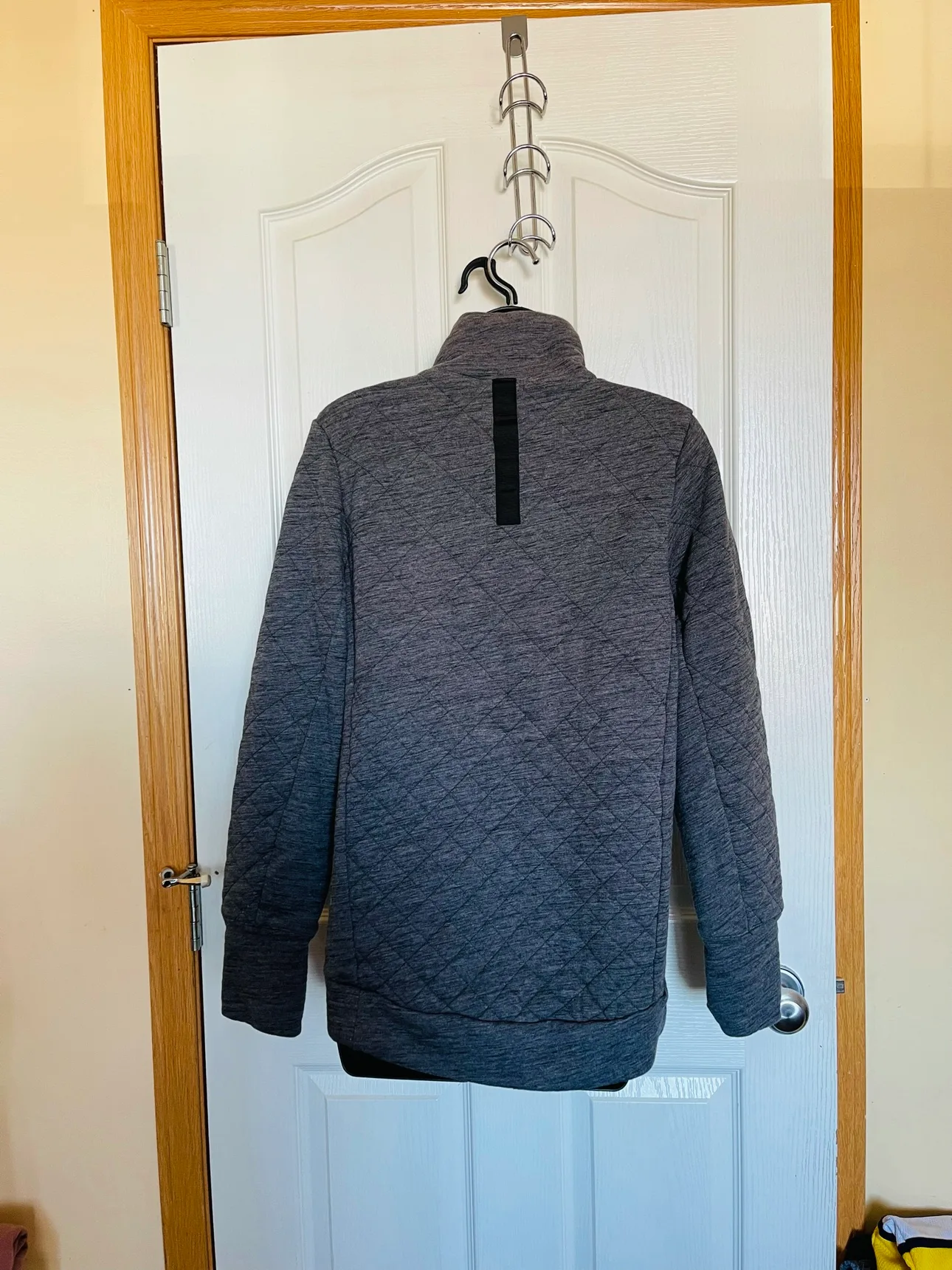 Lululemon spring and fall sweater/jacket size 4 image indicator(2)