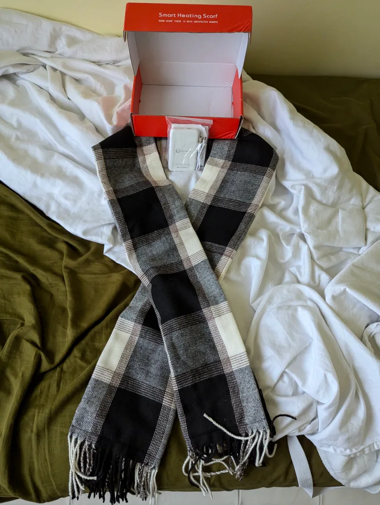 Smart Heating Scarf - Read the description! ⚡💥 image indicator(4)