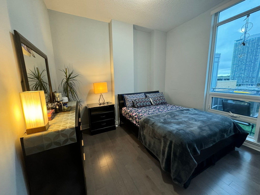 Complete Bedroom Set (Italian Wood) - Moving Out Sale! - photo 4