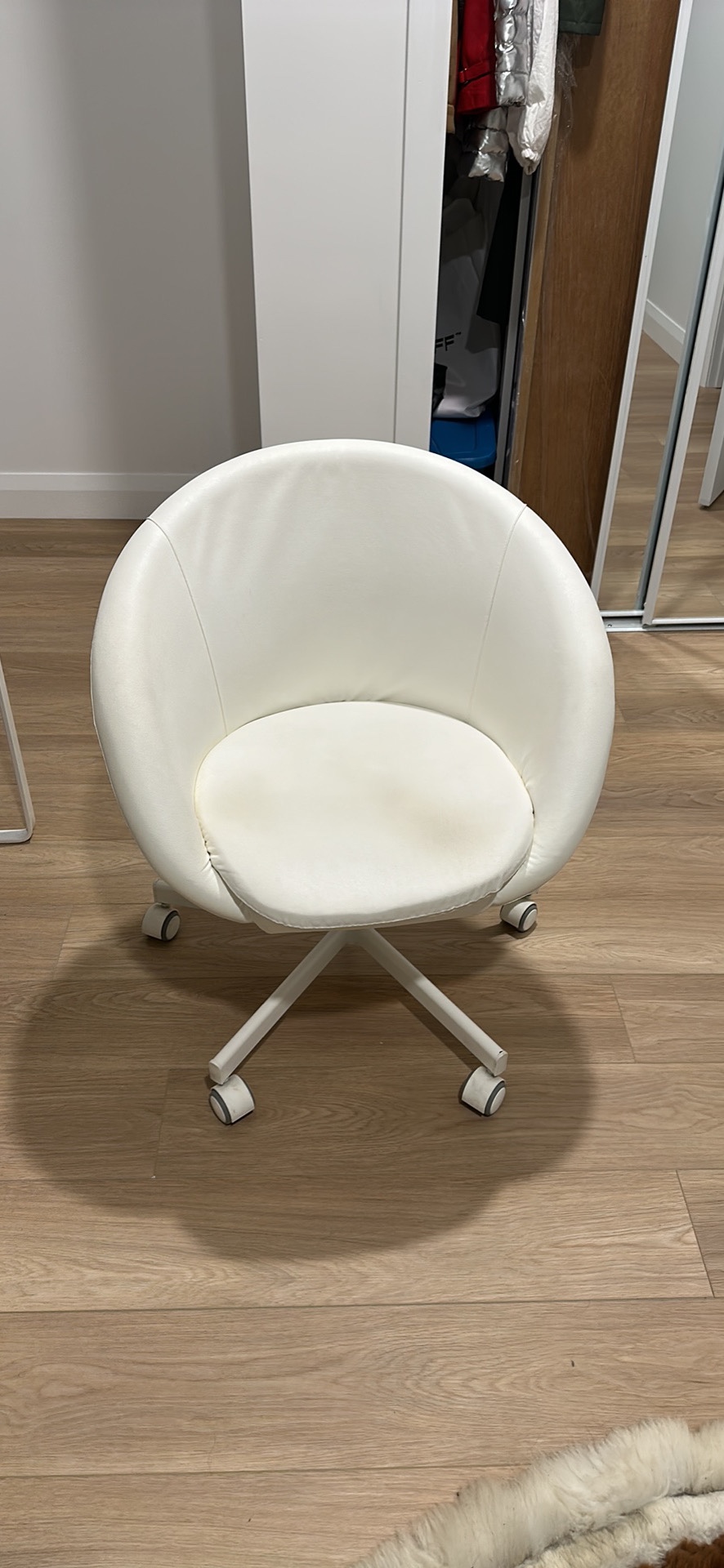 IKEA desk + swivel chair - photo 3