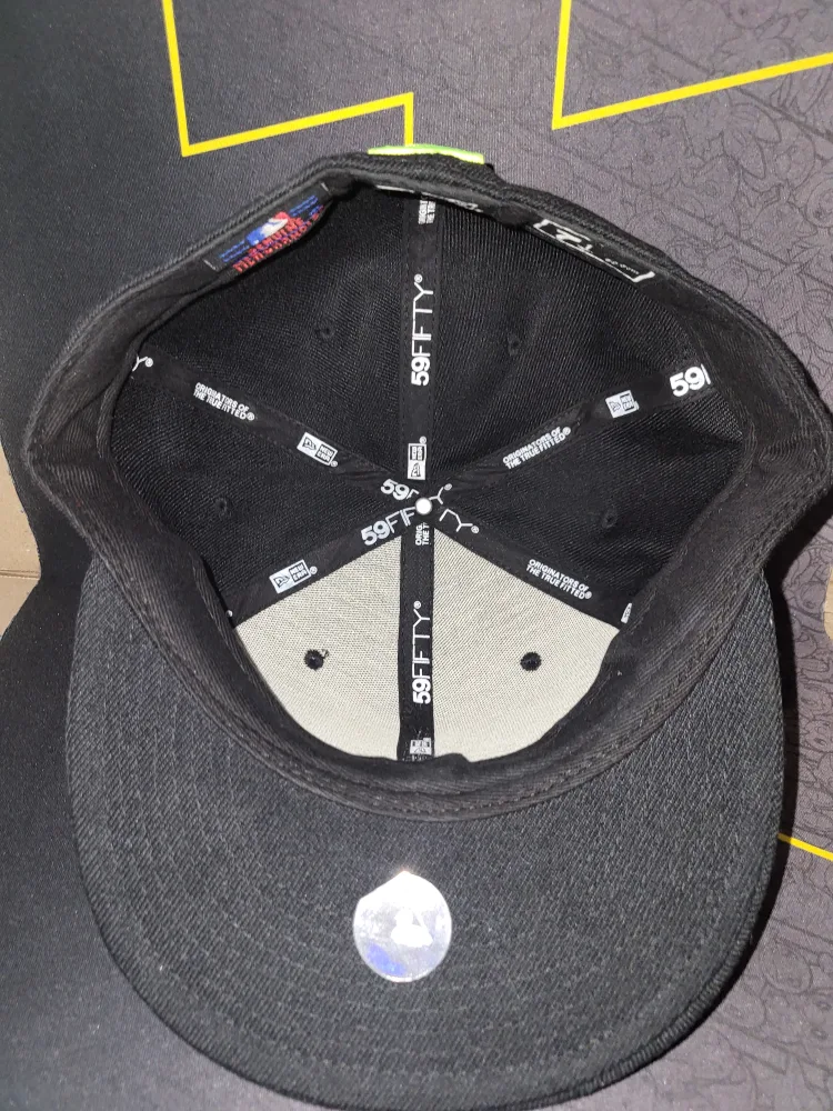 7½ New Era 59 Fifty Fitted: Neon Yellow Blue Jays Cap image indicator(7)