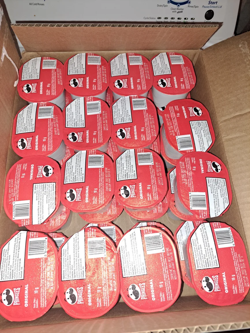 2 full cases of Pringles Original Snack Stacks 32 Pack thumbnail