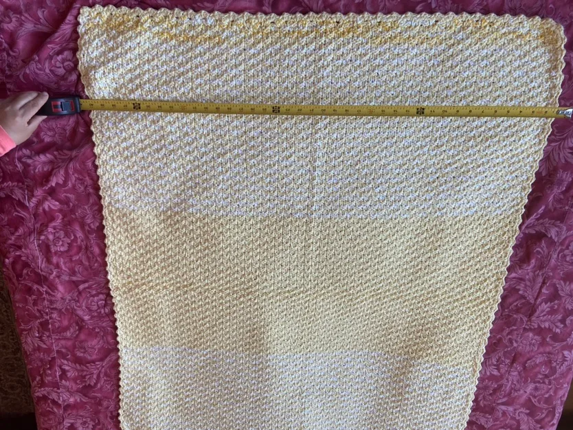 Crocheted Baby Blanket image indicator(2)