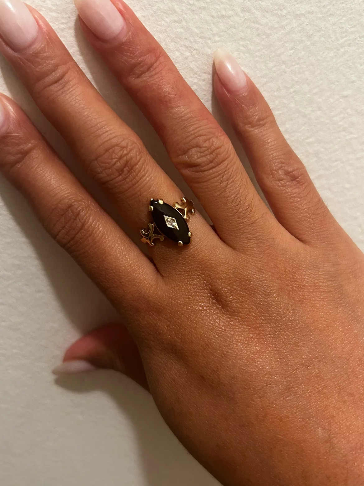 Onyx 10k Ring image indicator(3)