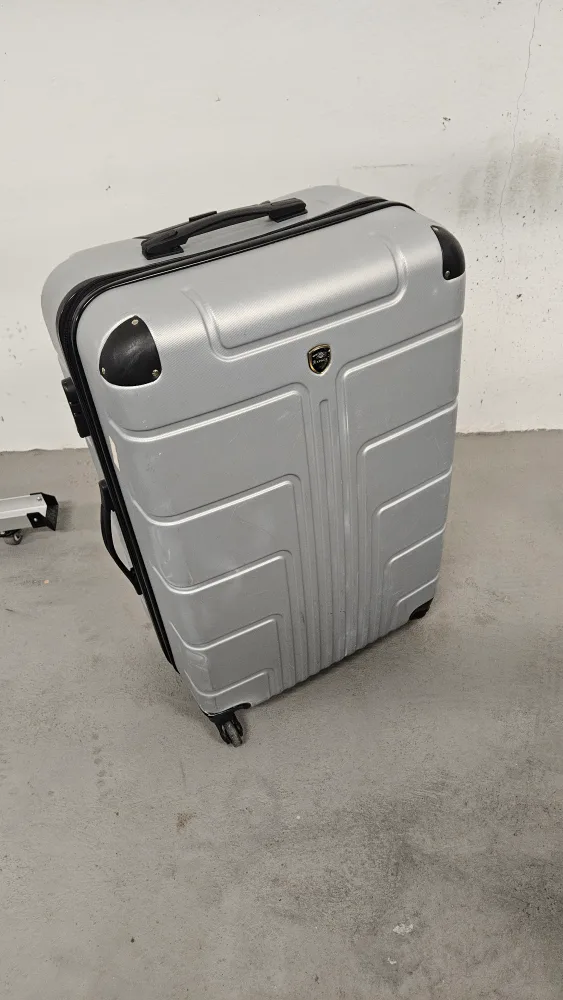 Suitcase thumbnail