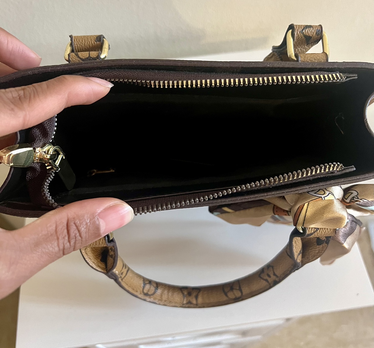 Brown and Beige Handbag with Scarf - photo 3