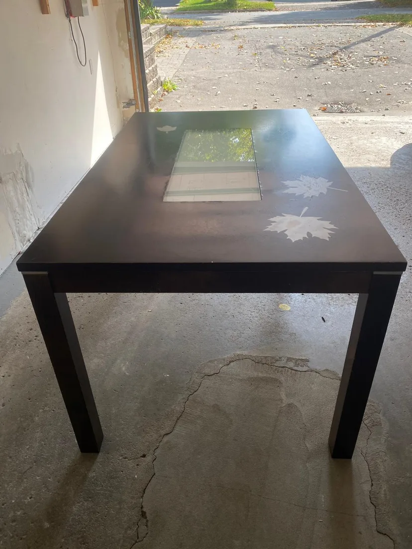Dining Table with Glass Top image indicator(6)