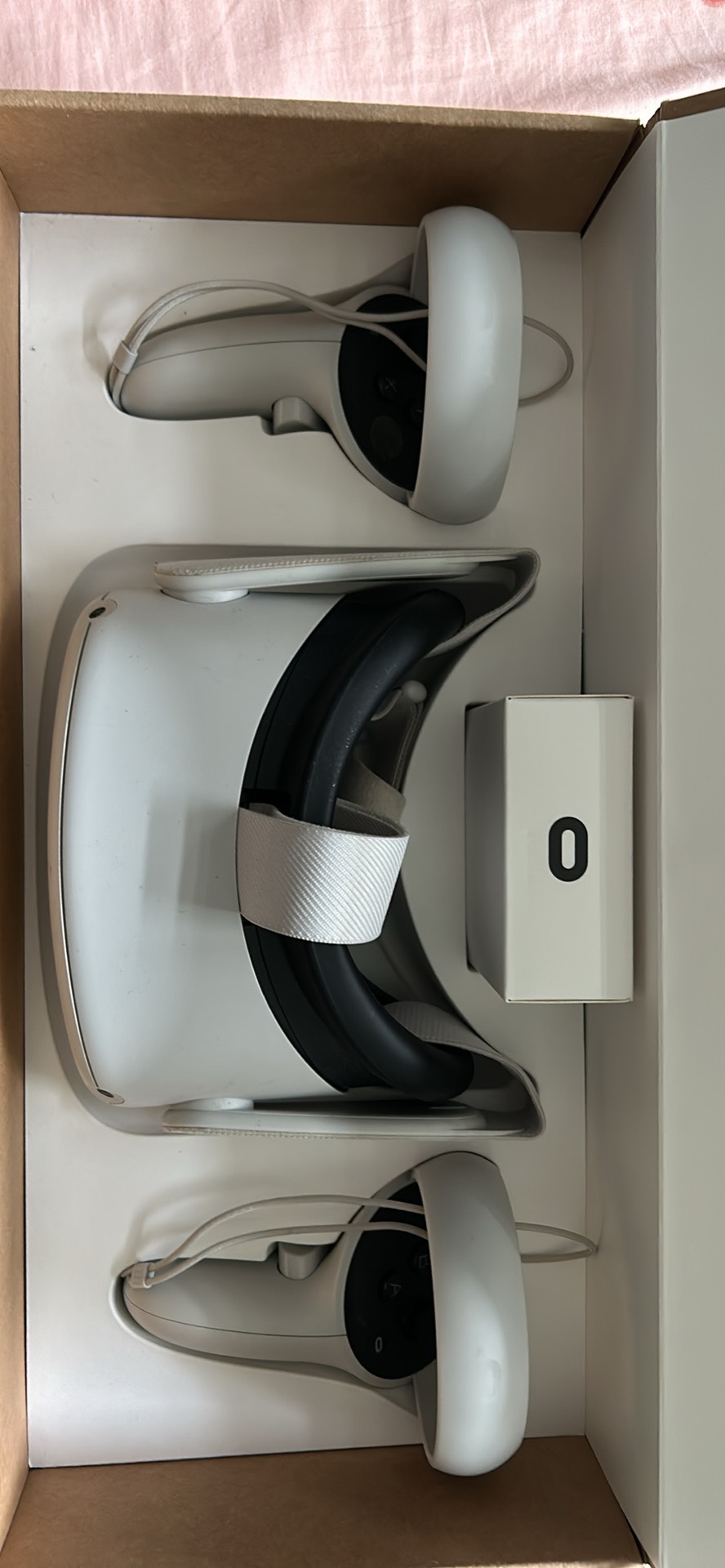 Oculus Quest 2 - photo 3