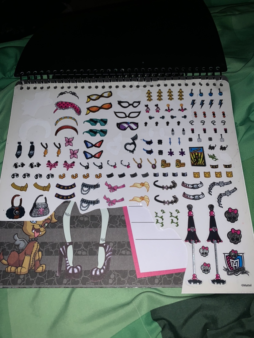 Monster High activity book lot - photo 4
