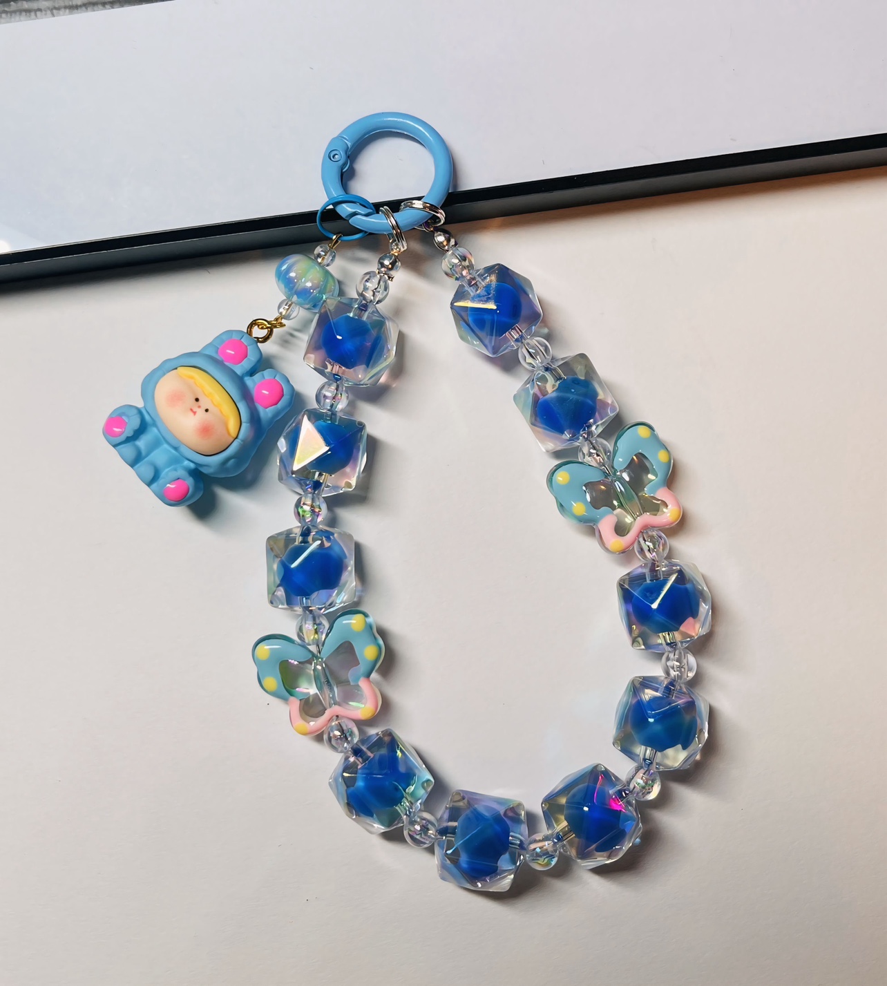 Cute beaded keychain with animal charm - photo 2