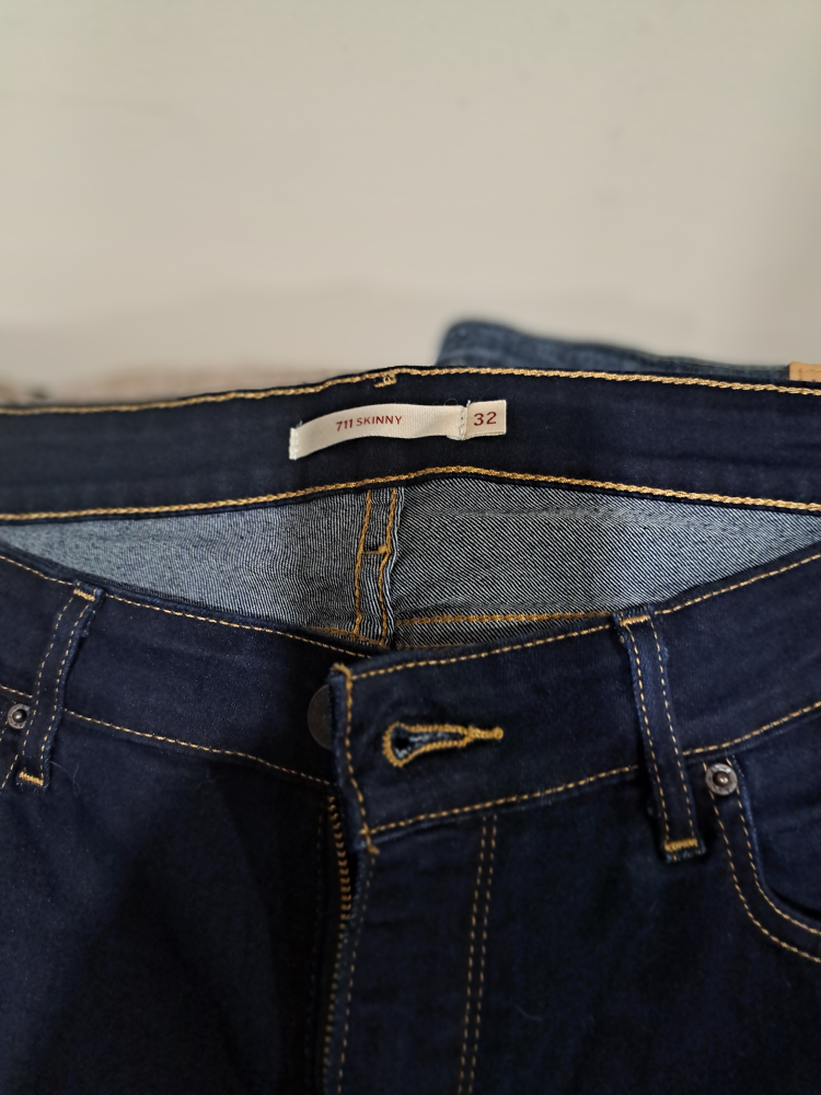 Women's Levi Jeans - Skinny with stretch.  $25 /pair - photo 2