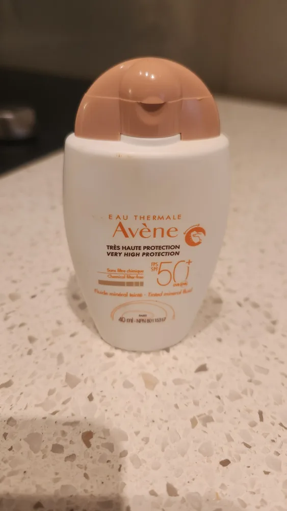 Avène SPF 50+ Tinted Mineral Fluid Sunscreen thumbnail