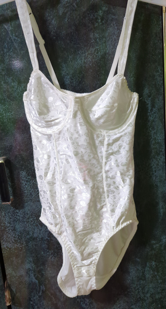 White Body Shaper - photo 2