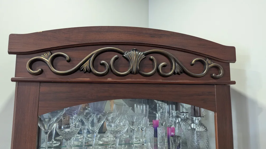 Gorgeous Red Oak Glass display cabinet [PICKUP ONLY] image indicator(4)