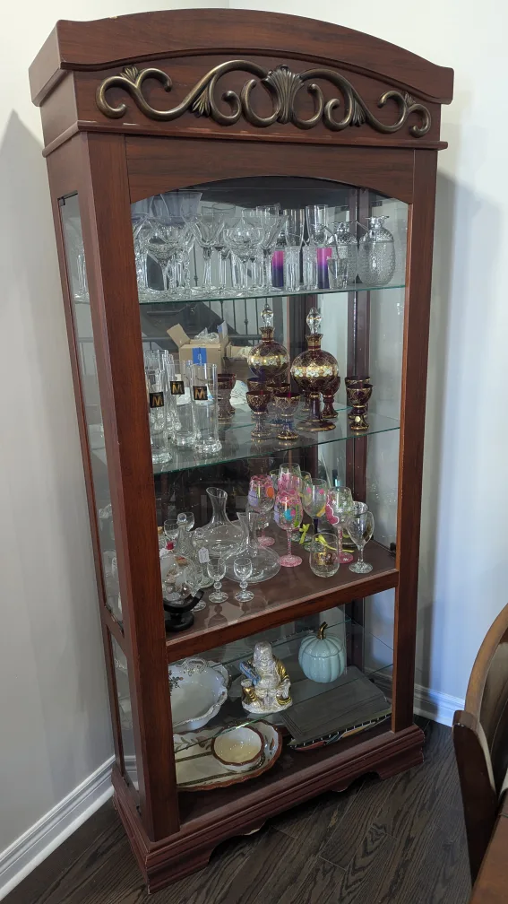 Gorgeous Red Oak Glass display cabinet [PICKUP ONLY] image indicator(5)