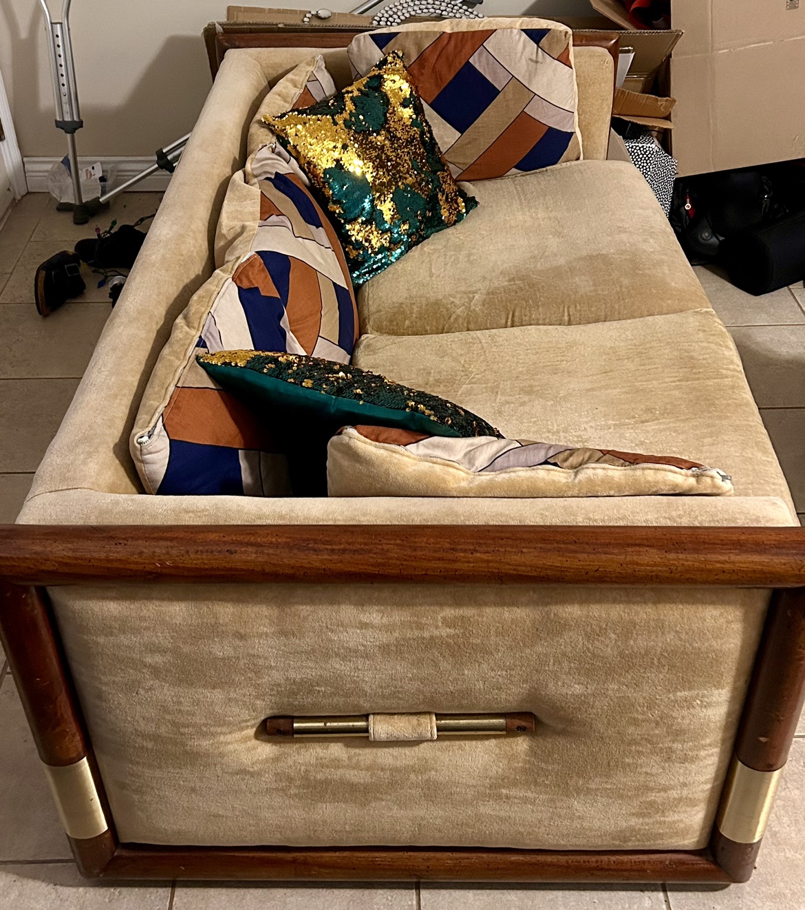 Love seat couch - photo 2