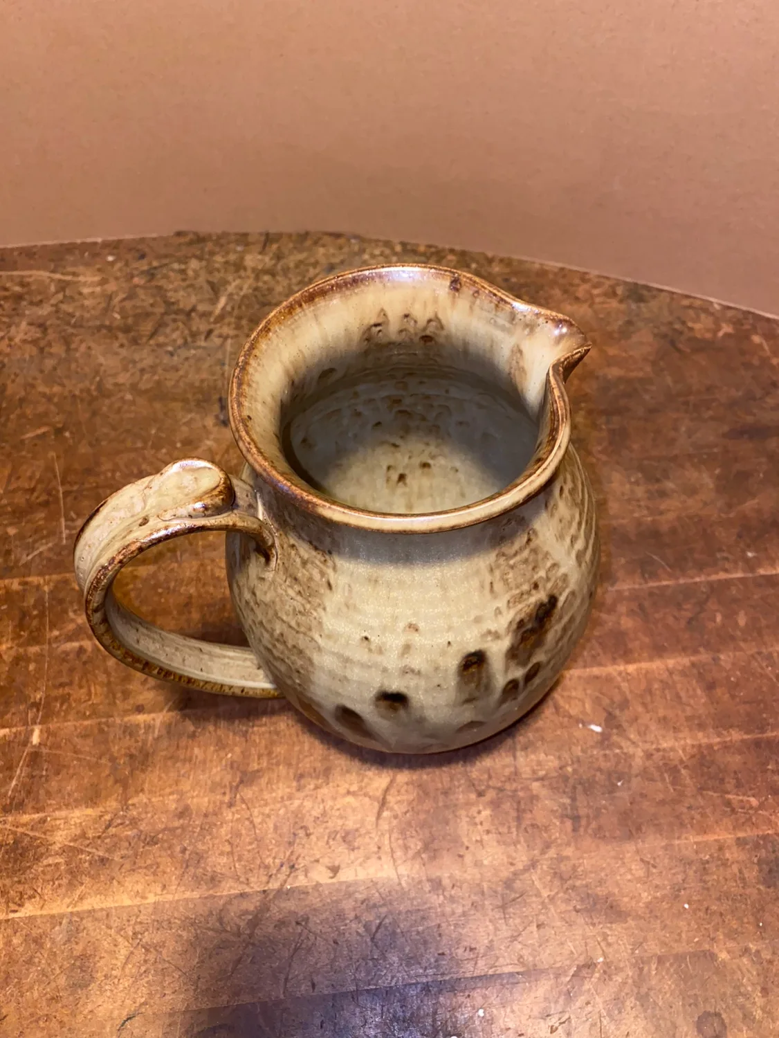 Pottery Pitcher image indicator(2)