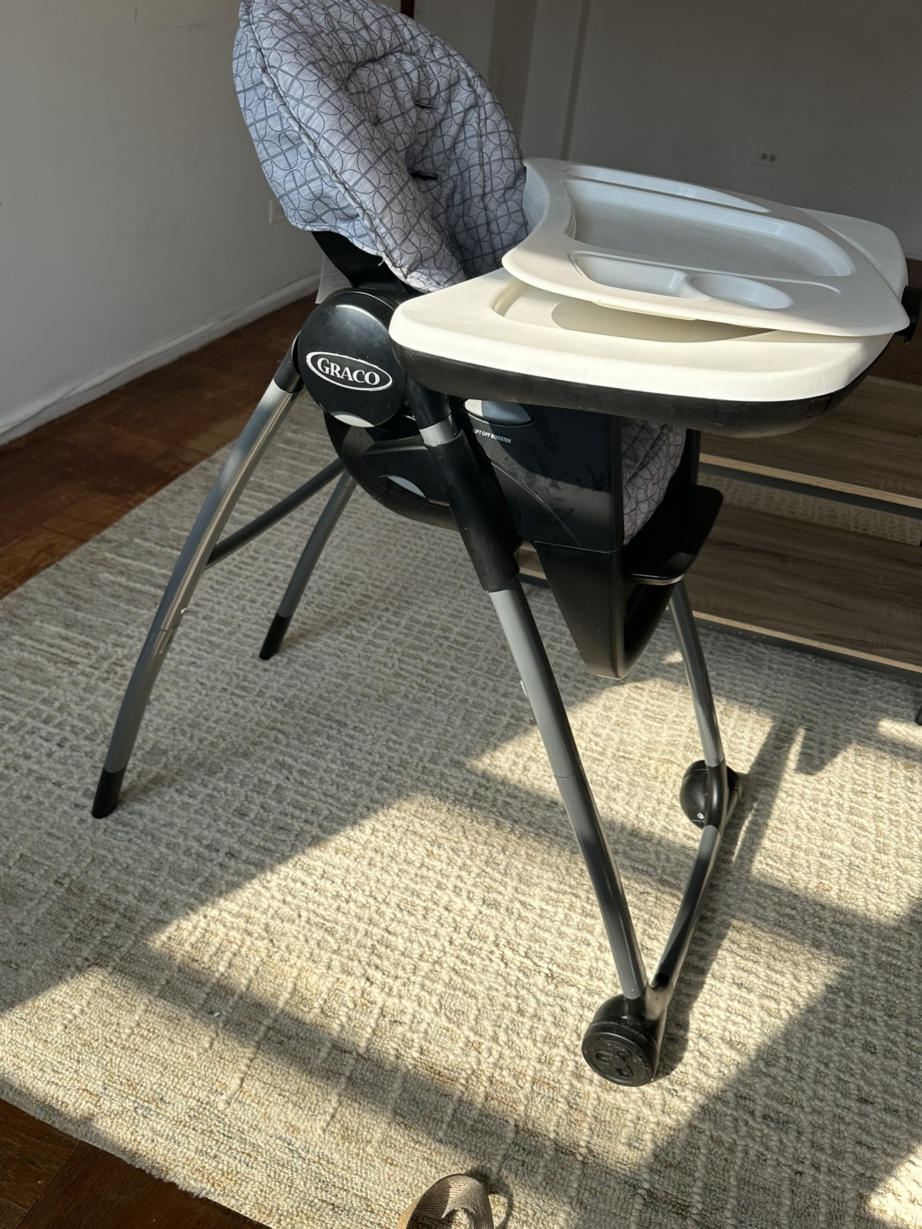 Graco Highchair - photo 2