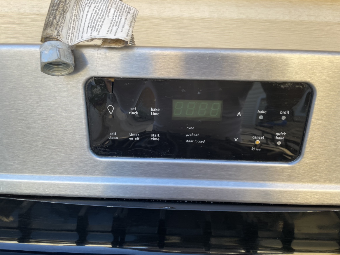 Frigidaire Gas Range Model no. fggf3035rfa - photo 4
