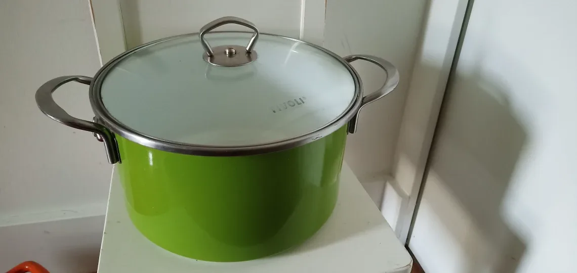 Tivoli Green Pot with Lid thumbnail