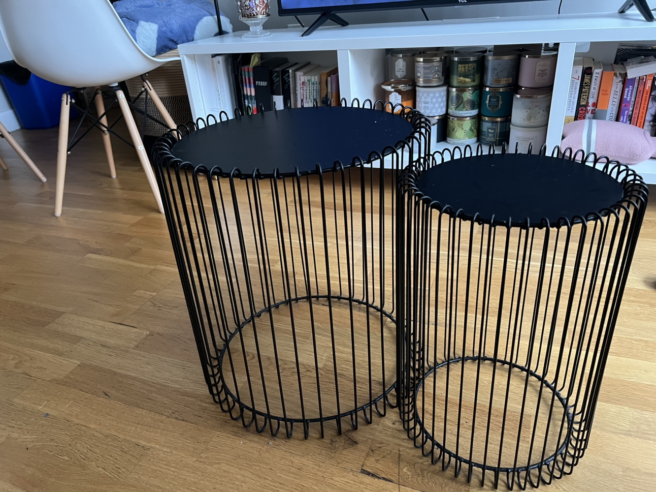 Structube set of two nesting tables