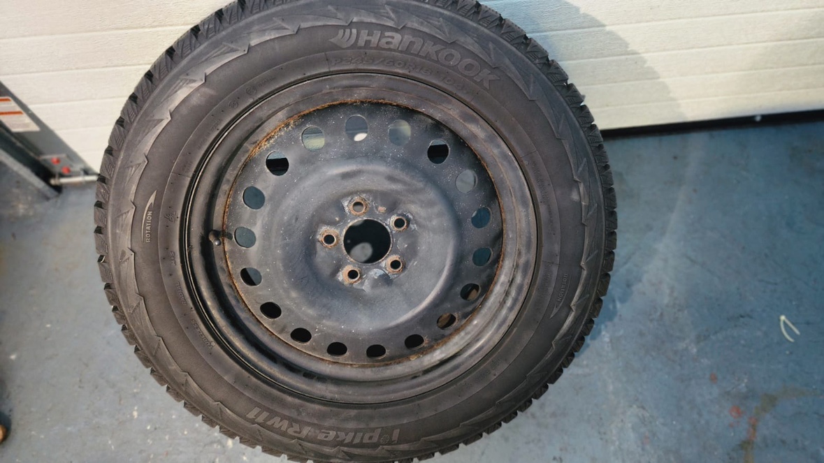 Hankook winter tire with rim 18’’
