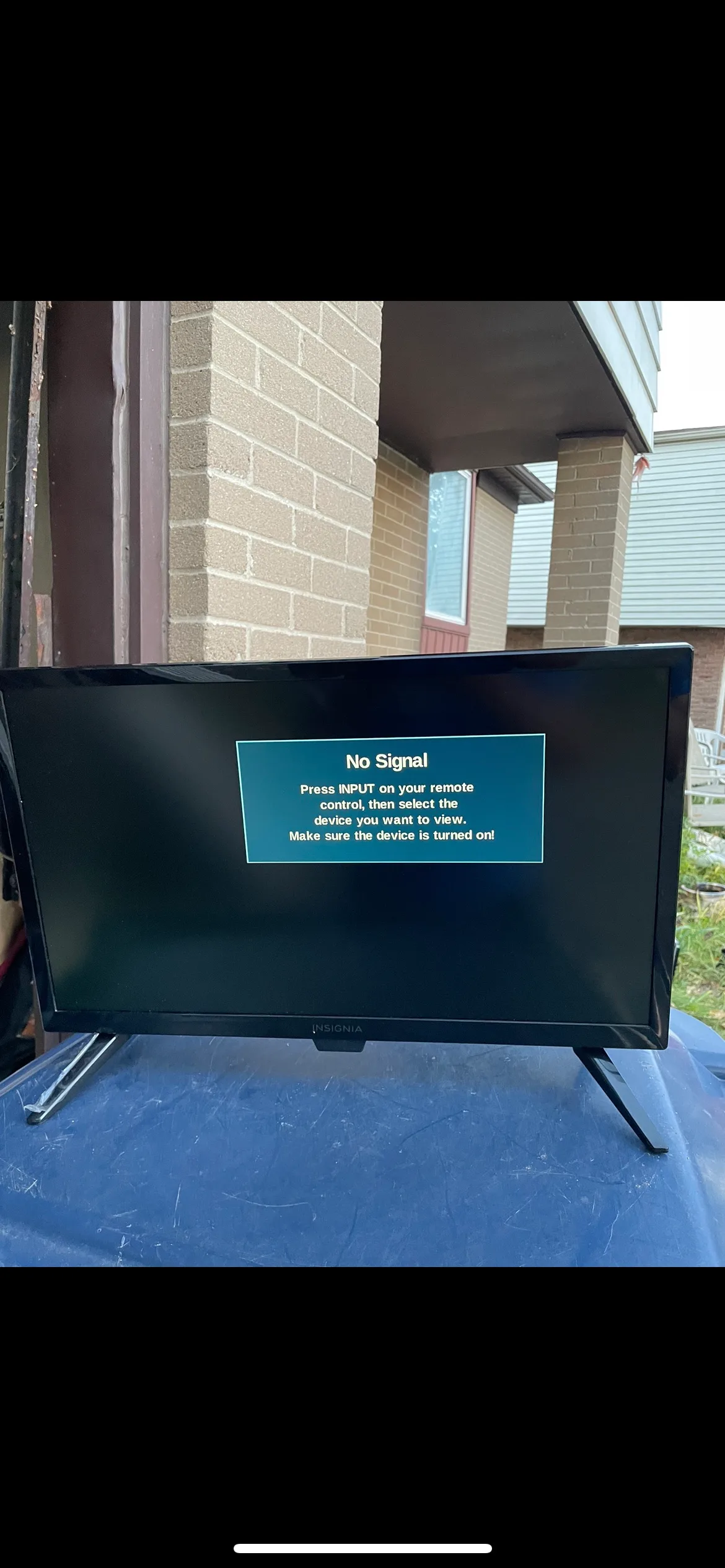 Insignia 32 inch LED TV thumbnail