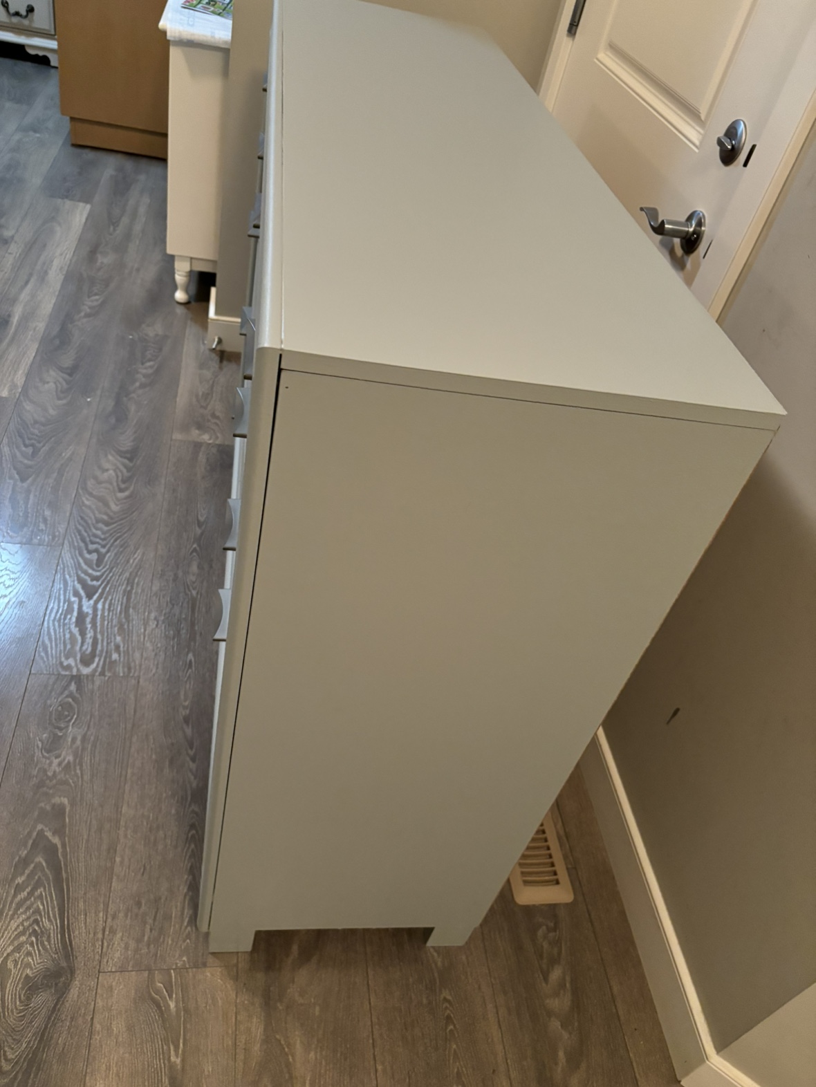 Grey Dresser - 8 Drawers - photo 4
