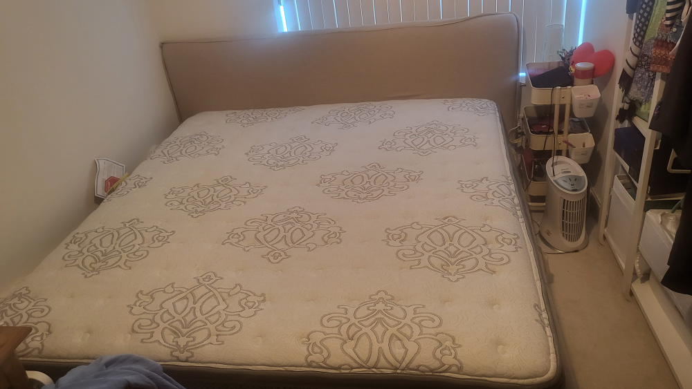 Sealy Posturepedic Mattress - photo 2