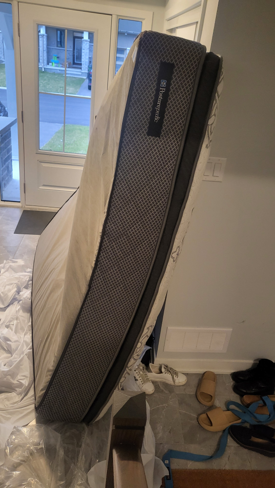 Sealy Posturepedic Mattress - photo 5