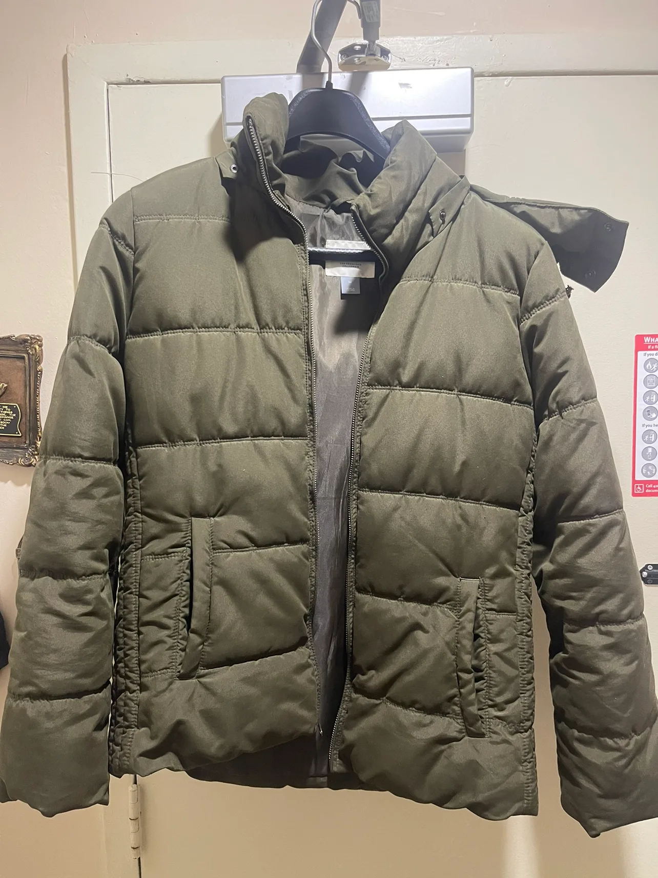 Old navy’s Green Puffer Jacket thumbnail