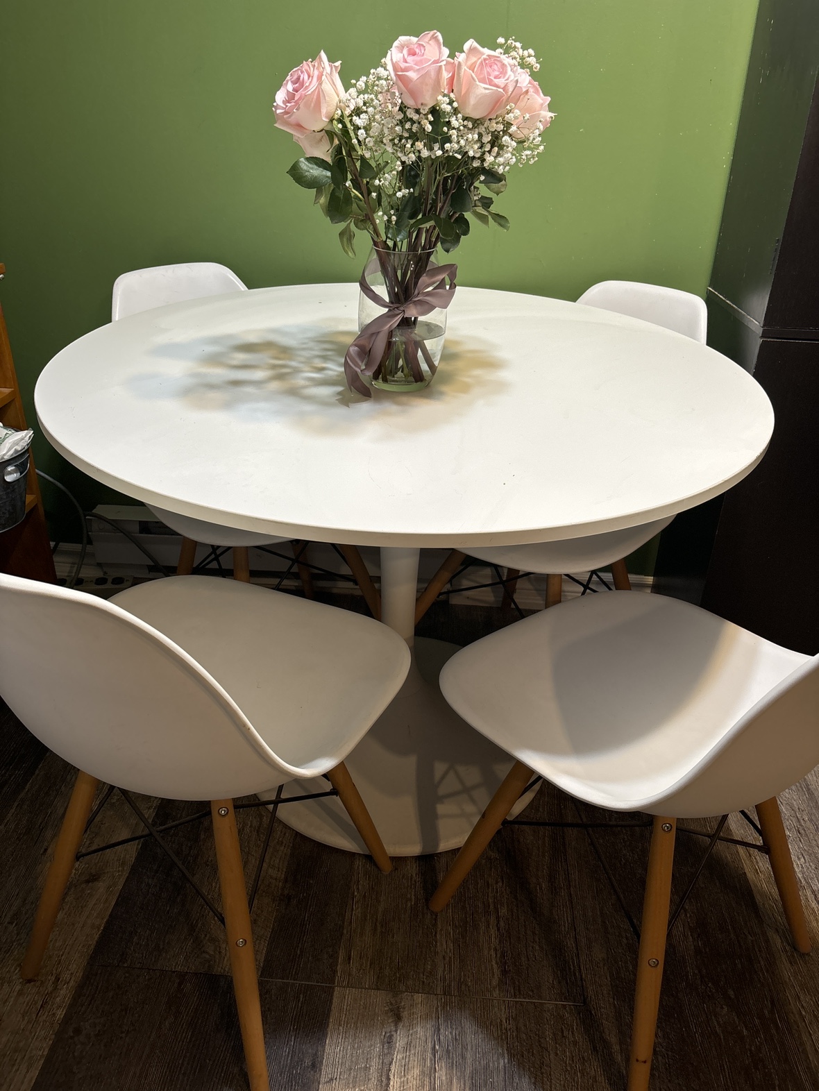 White Round Table with 4 Chairs