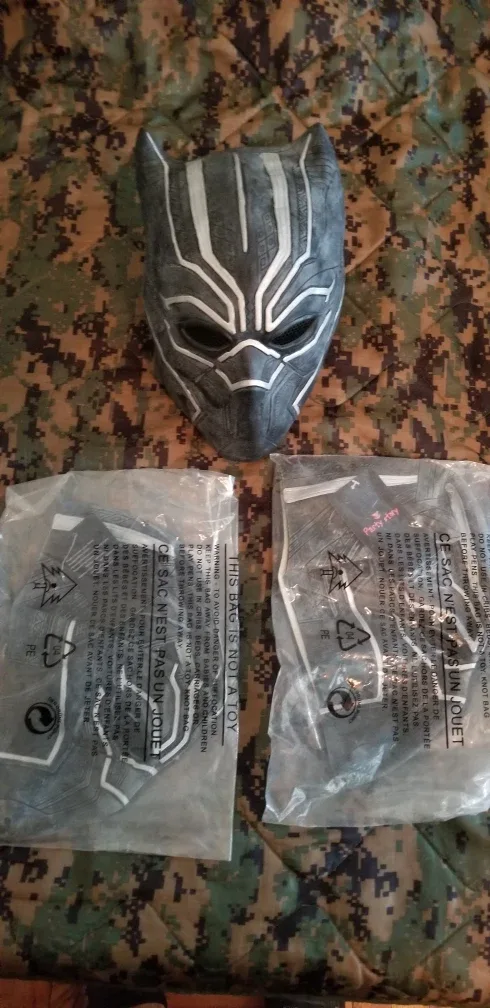 Black Panther Mask thumbnail