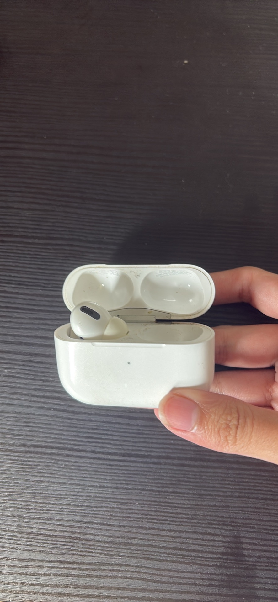 Apple AirPods (2nd Generation) - photo 2