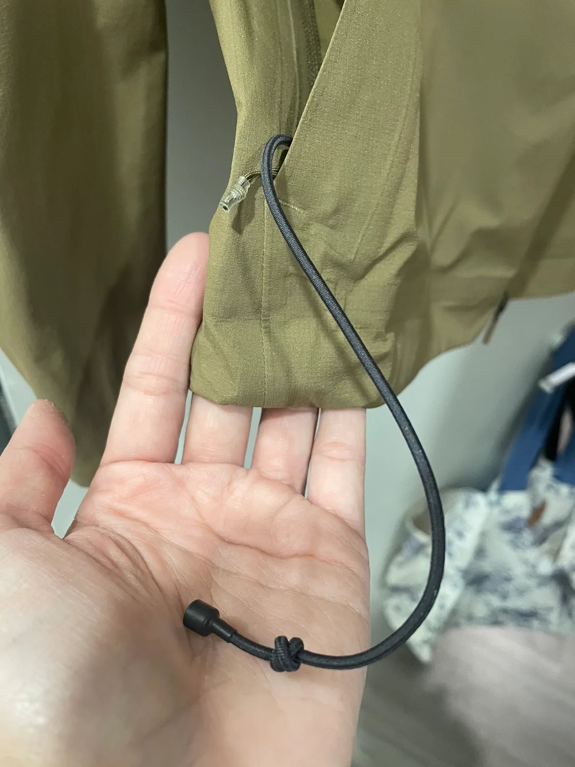 Lululemon Rain Jacket image indicator(8)