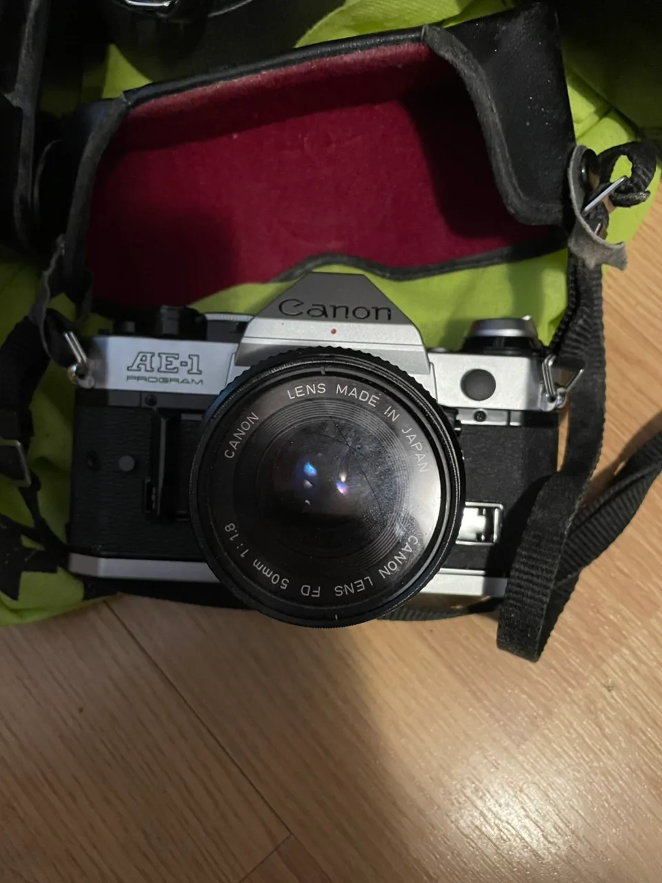 Canon AE-1 Program 35mm Film Camera image indicator(5)