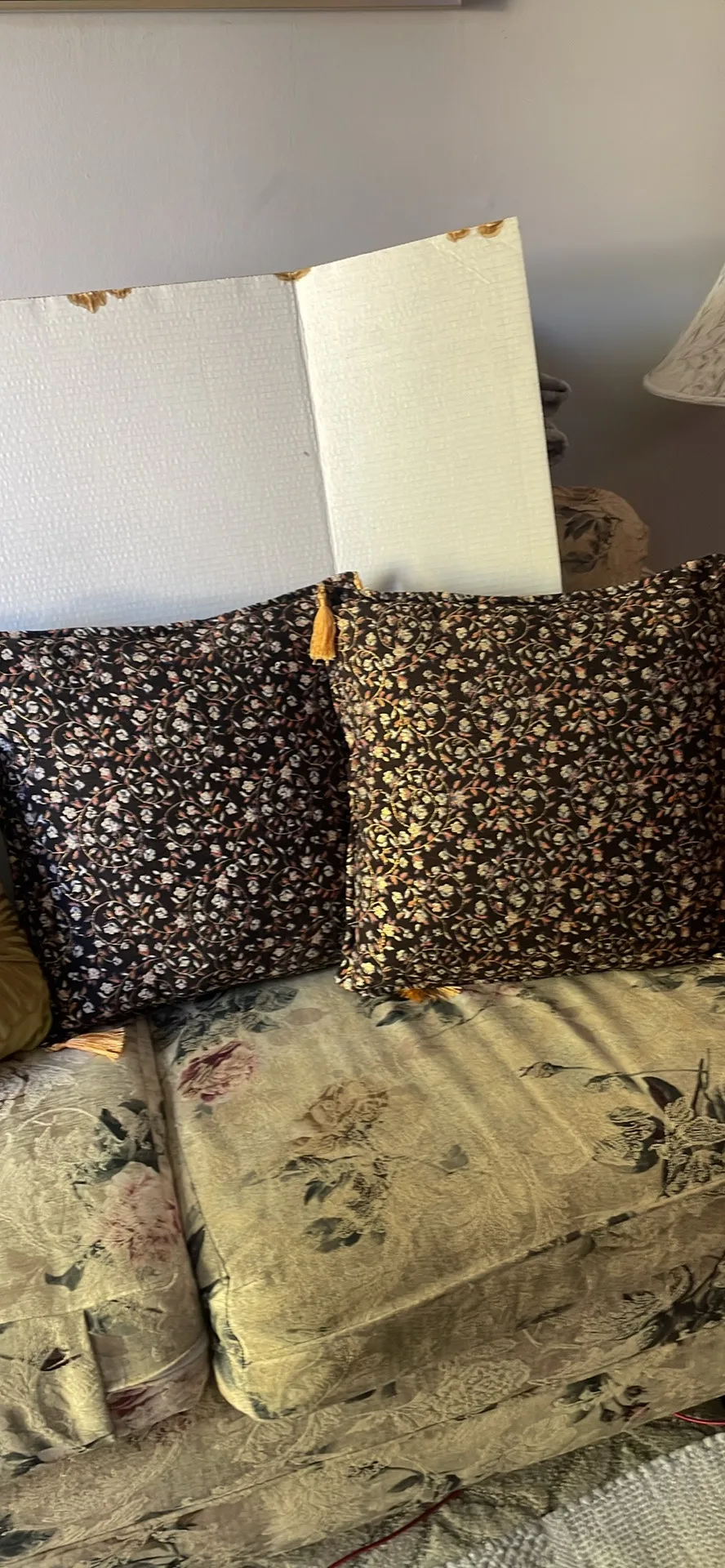 Set of 3 Decorative Pillows image indicator(3)