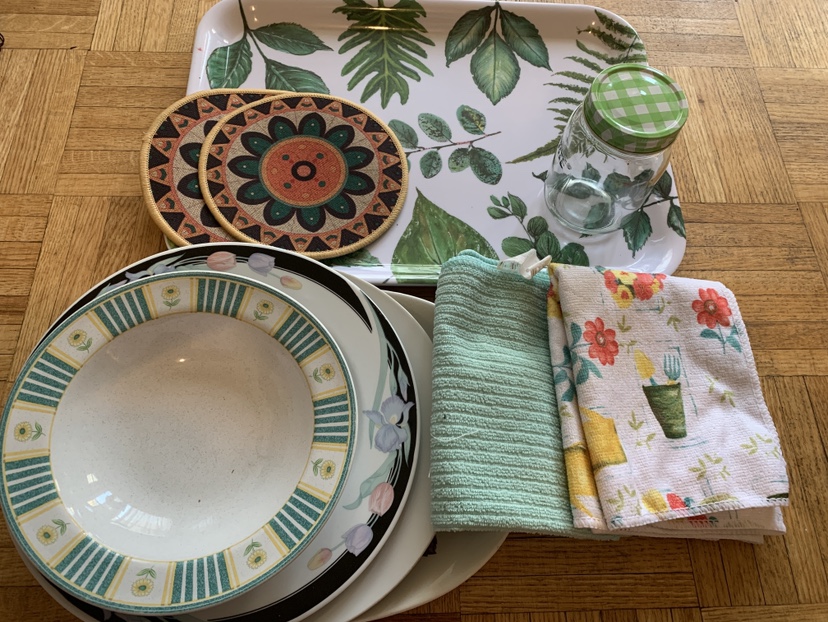 Dinnerware Set+Tray + Kitchen Cloths