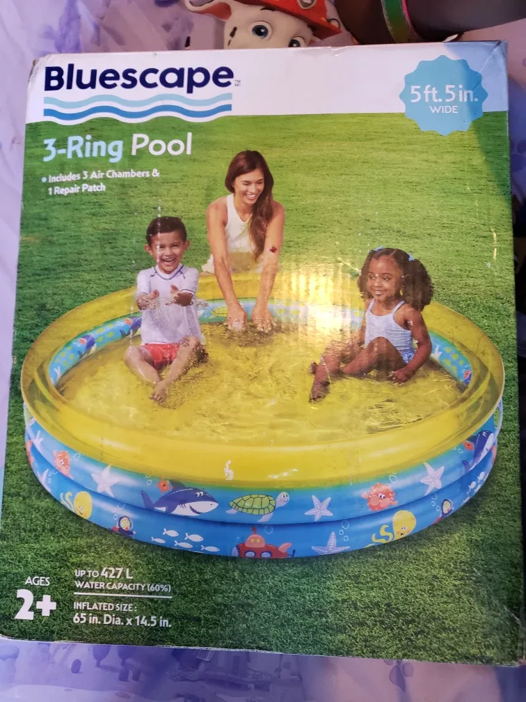 UNOPENED Bluescapes 3-Ring Pool thumbnail