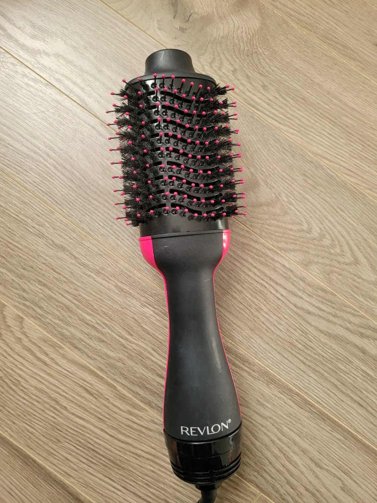 Revlon One-Step Hair Dryer and Volumizer thumbnail