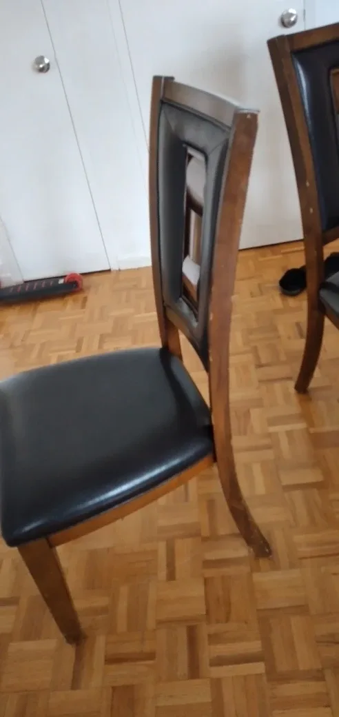 Dining Room Table with Chairs image indicator(10)