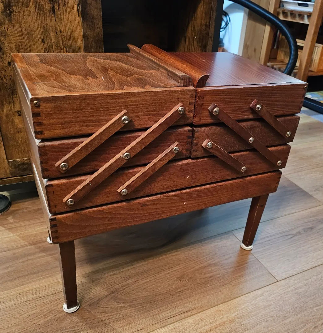 Vintage 1960's Wooden Accordian Sewing Box thumbnail