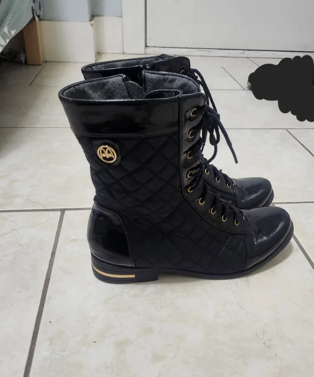 Black Quilted  Lace-up Boots thumbnail